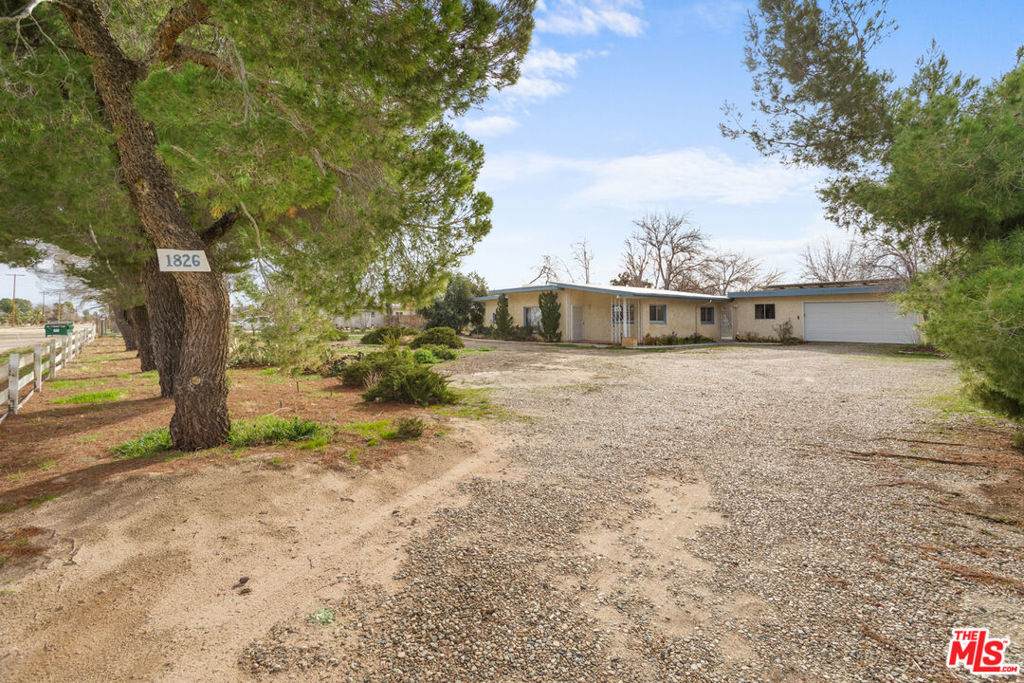 1826 Avenue L8 - Photo 1