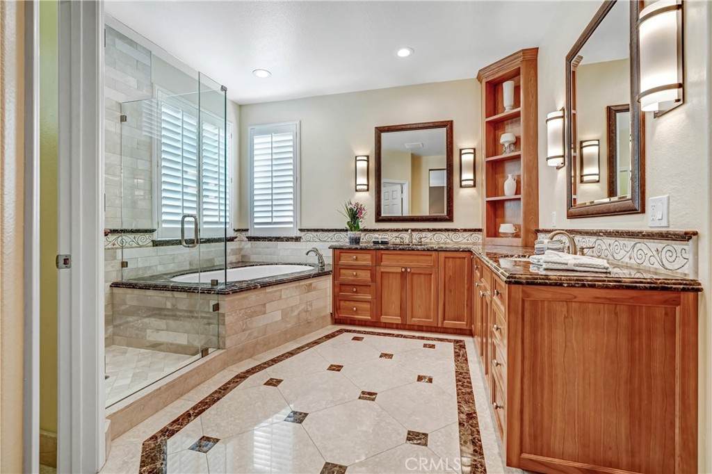 2232 Calle Escarlata - Photo 1