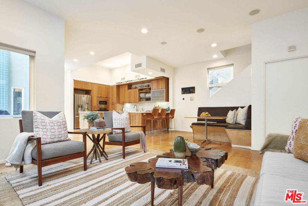 314 Venice Boulevard - Photo 1