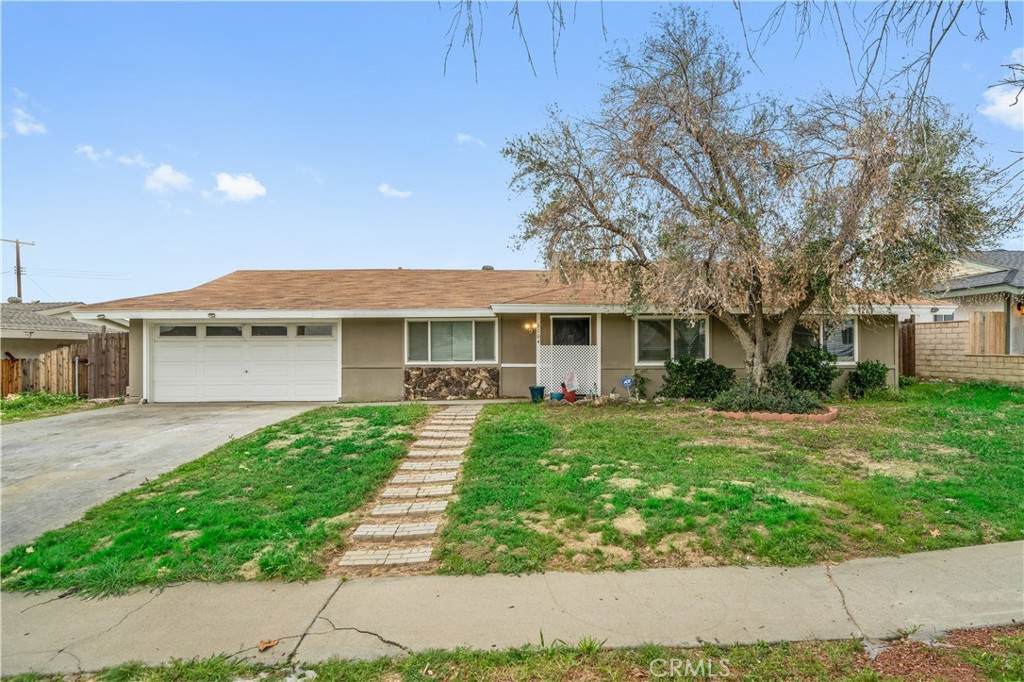 6104 Arden Avenue - Photo 1