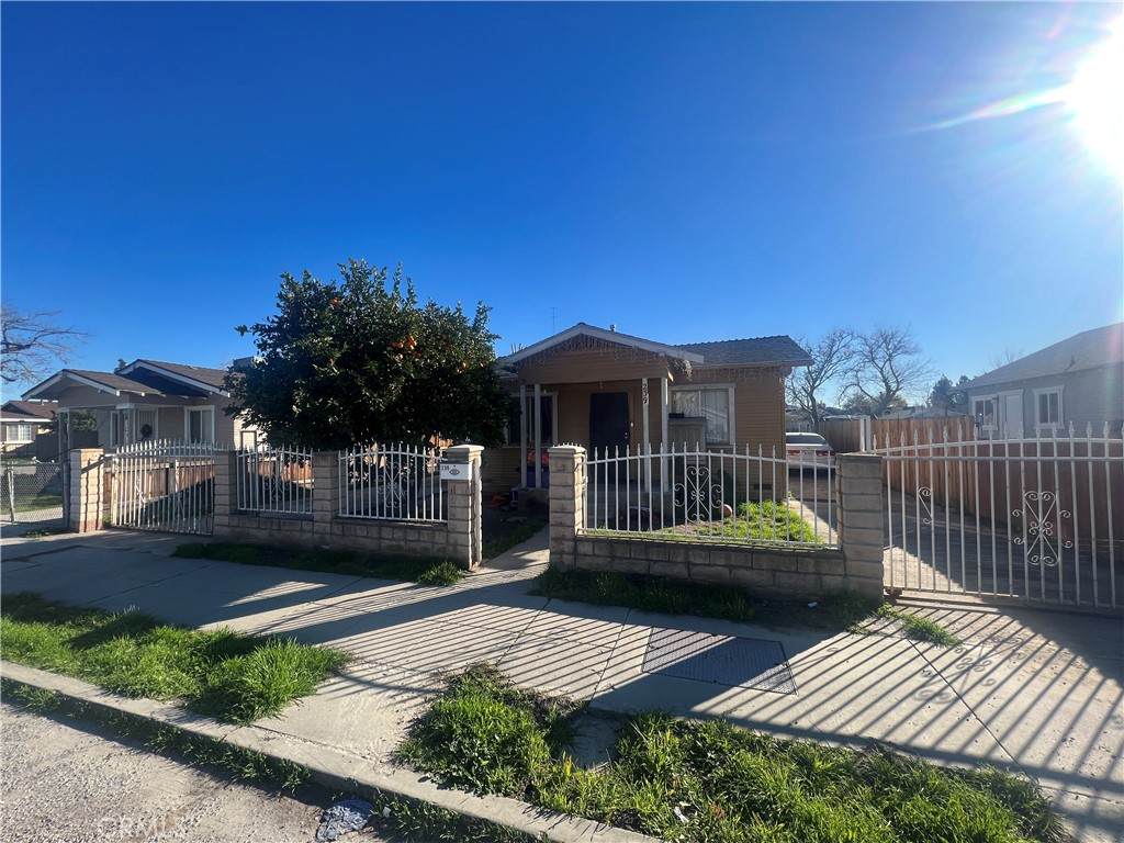 239 Kingman Street - Photo 1