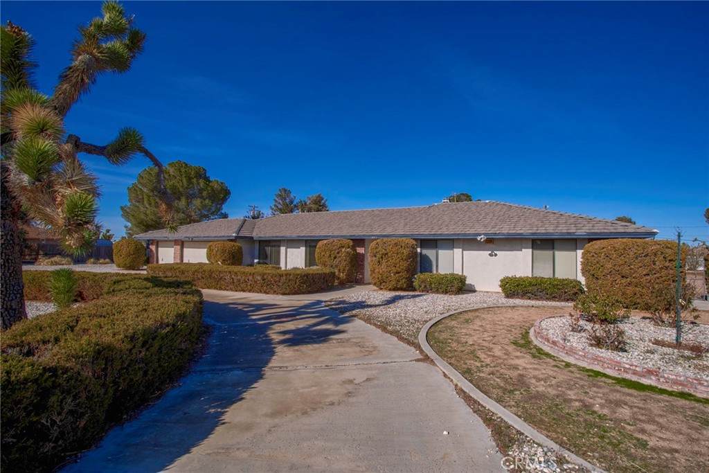 20312 Eyota Road - Photo 1