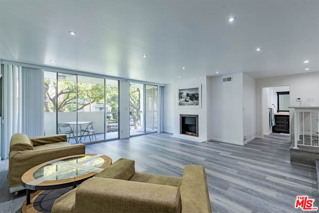 321 Oakhurst Drive - Photo 1