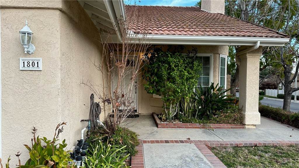 1801 Deerfield Cir - Photo 1