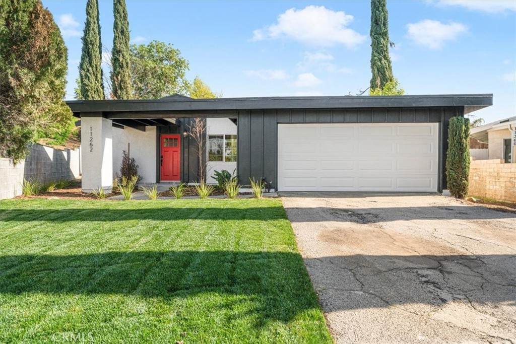 11262 Phillippi Avenue - Photo 1