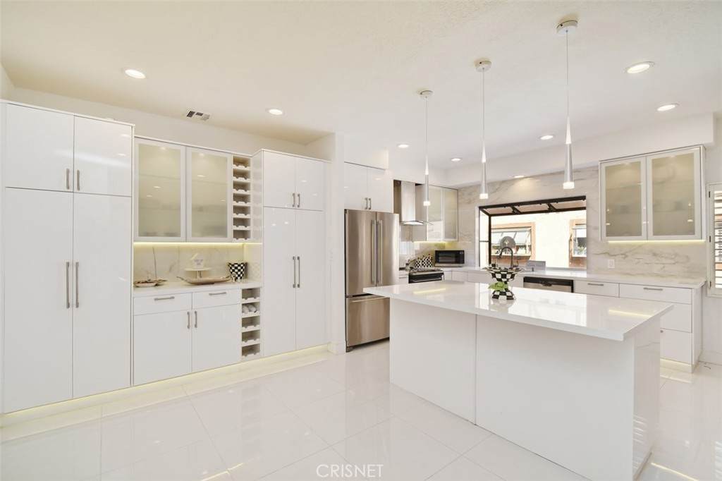 6201 Valley Circle Boulevard - Photo 1