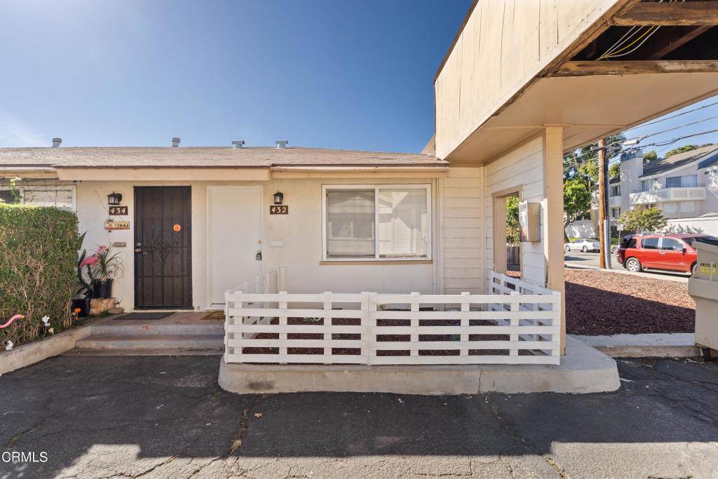 432 Clara Street - Photo 1