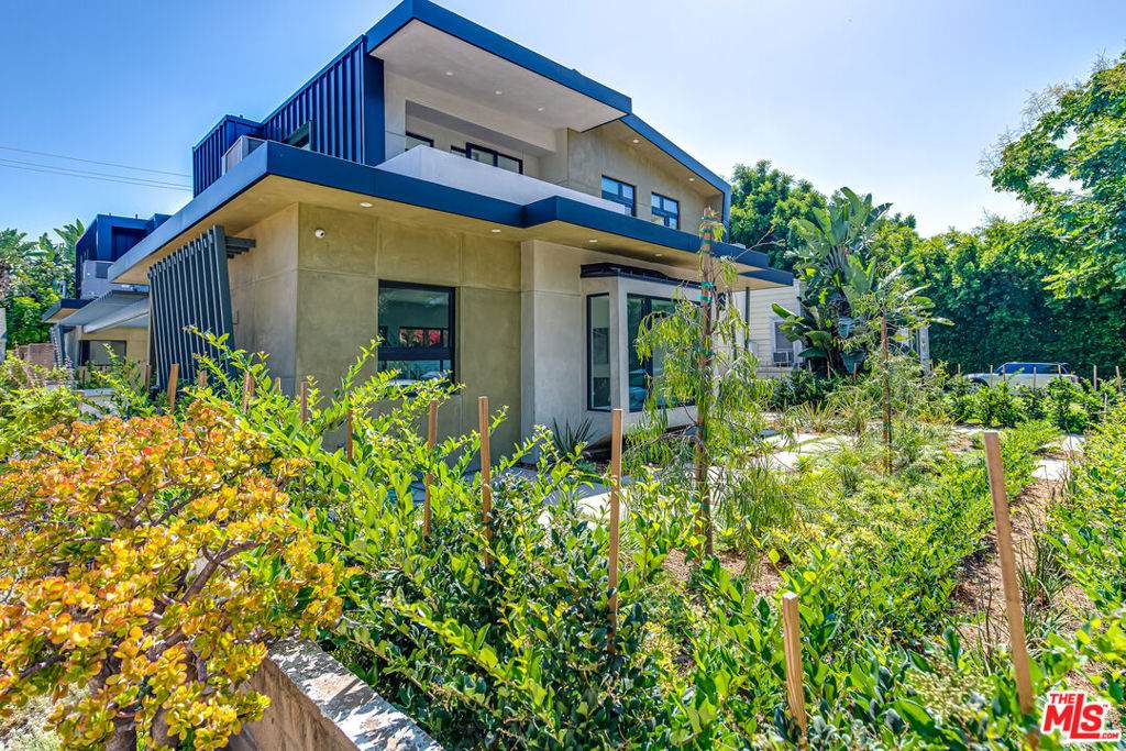370 San Vicente Boulevard - Photo 1