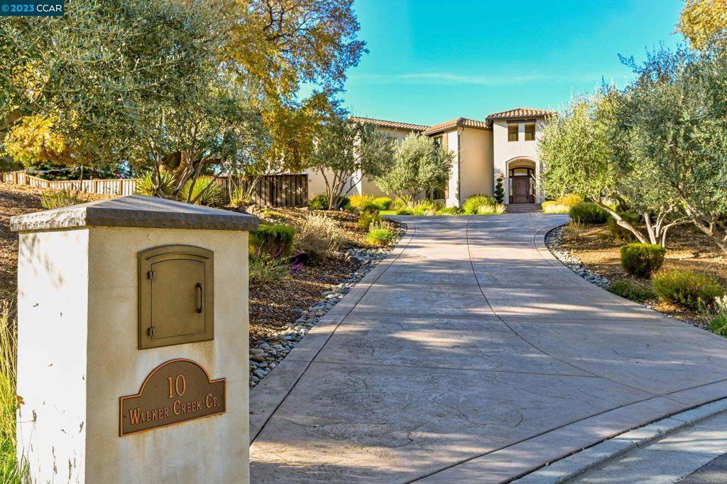 10 Walker Creek Ct - Photo 1
