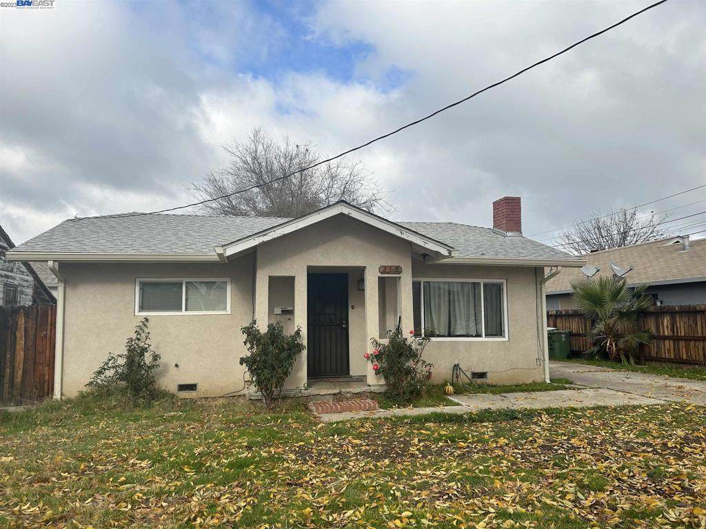 219 Whittier Ave - Photo 1