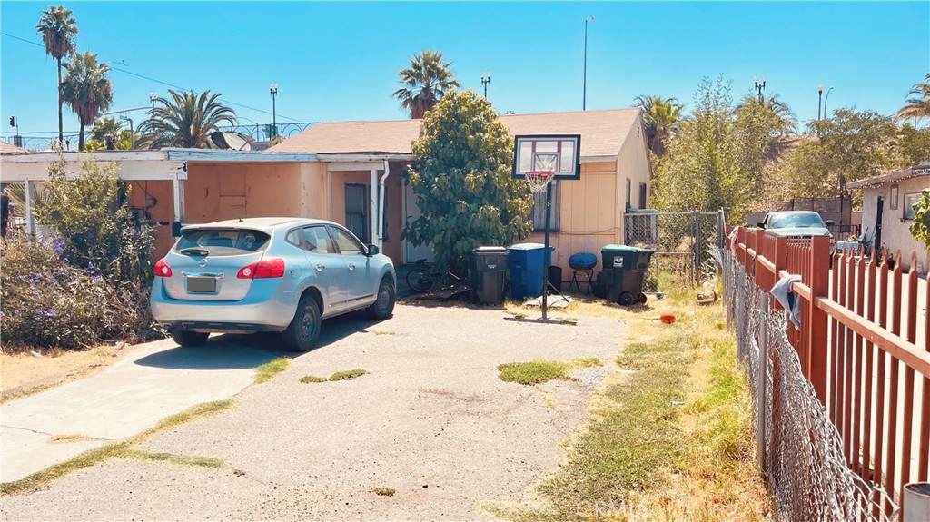 931 Spruce Street - Photo 1