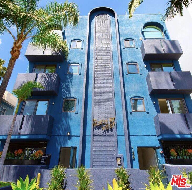 135 Doheny Drive - Photo 1