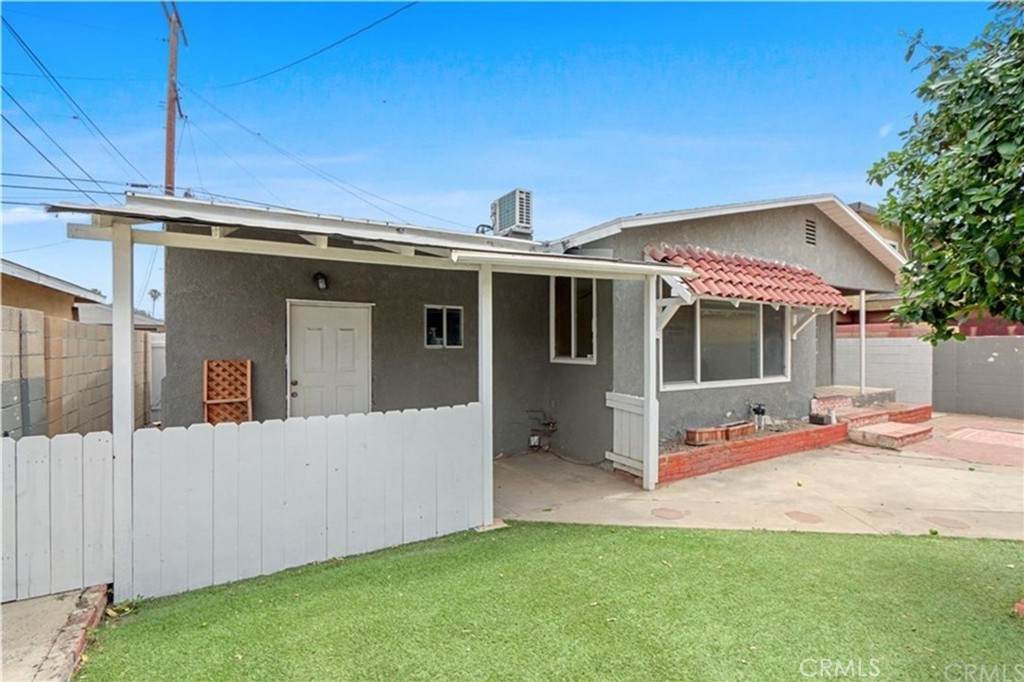 804 Topeka Street - Photo 1
