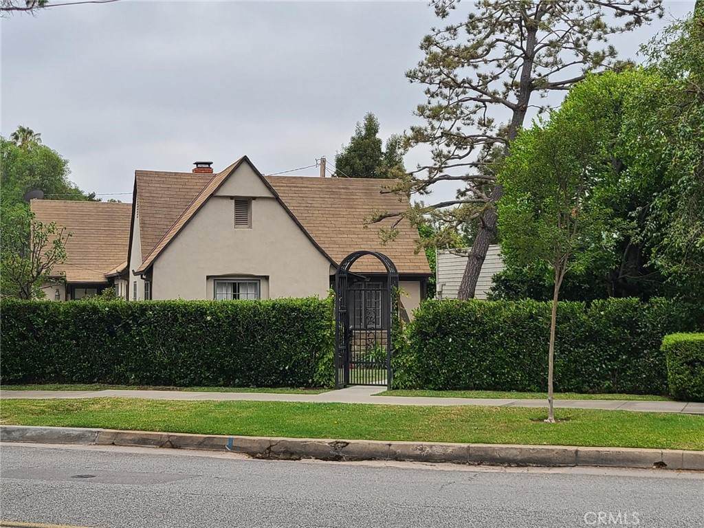 719 Garfield Avenue - Photo 1