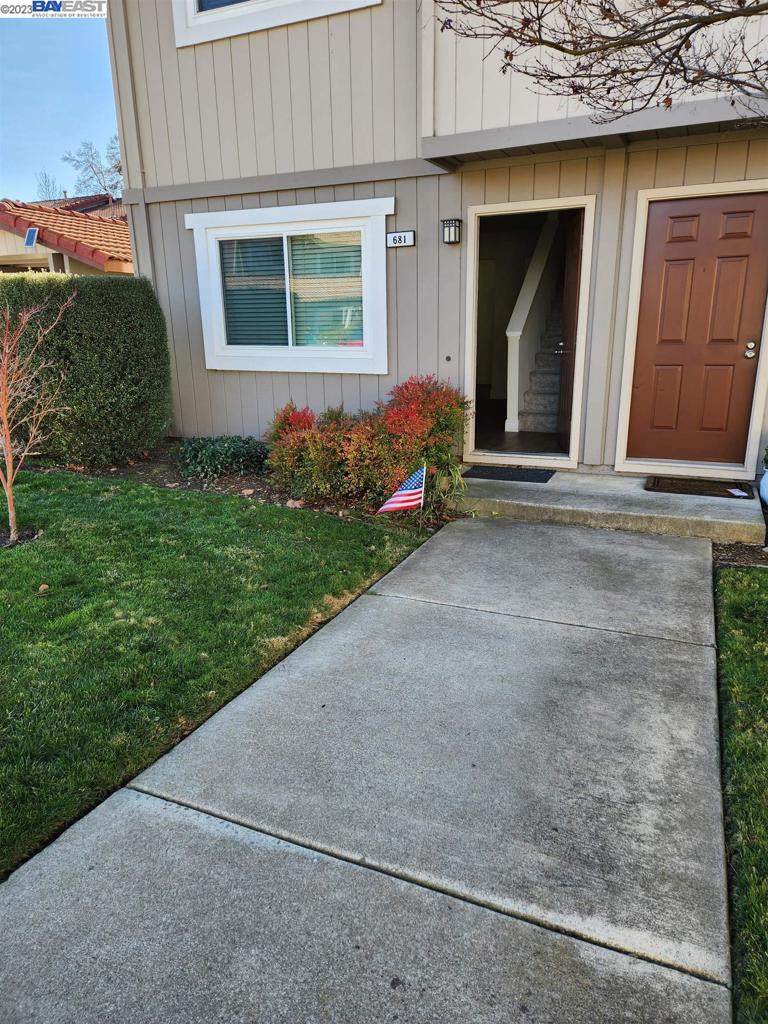 681 Concord Pl - Photo 1