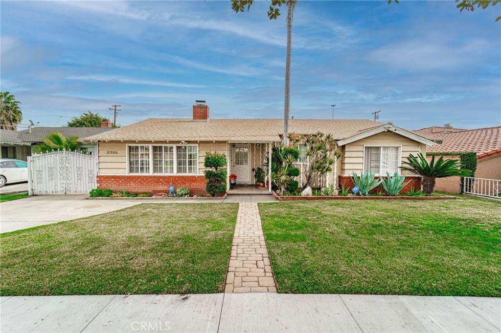 8906 Tweedy Lane - Photo 1