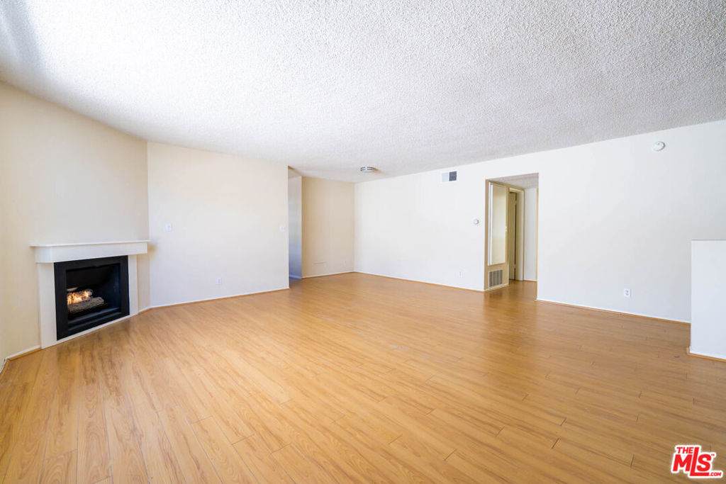 927 21st Street - Photo 1