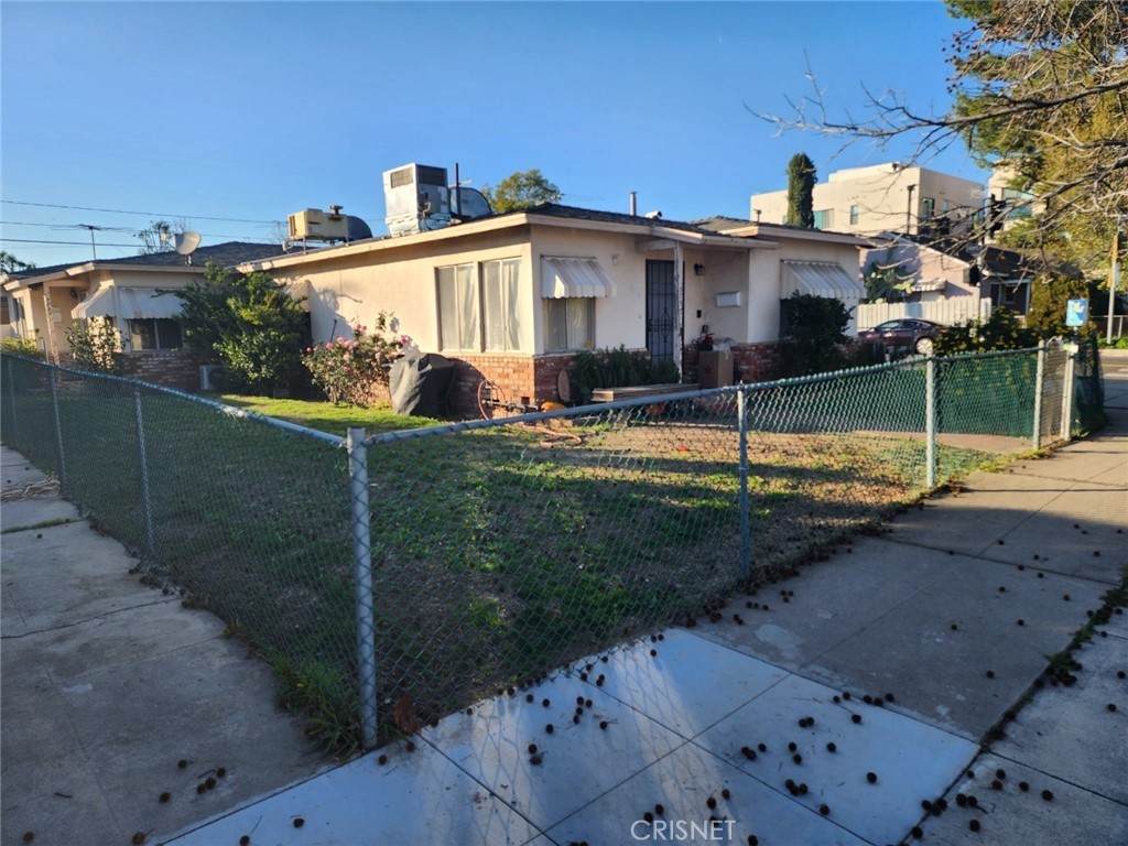 5757 Kester Avenue - Photo 1