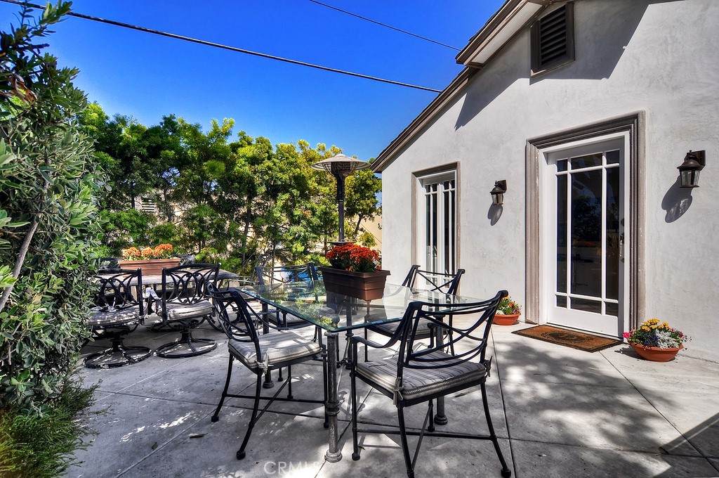 328 Marigold Avenue - Photo 1