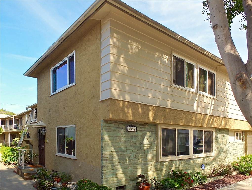1057 Appleton Street - Photo 1