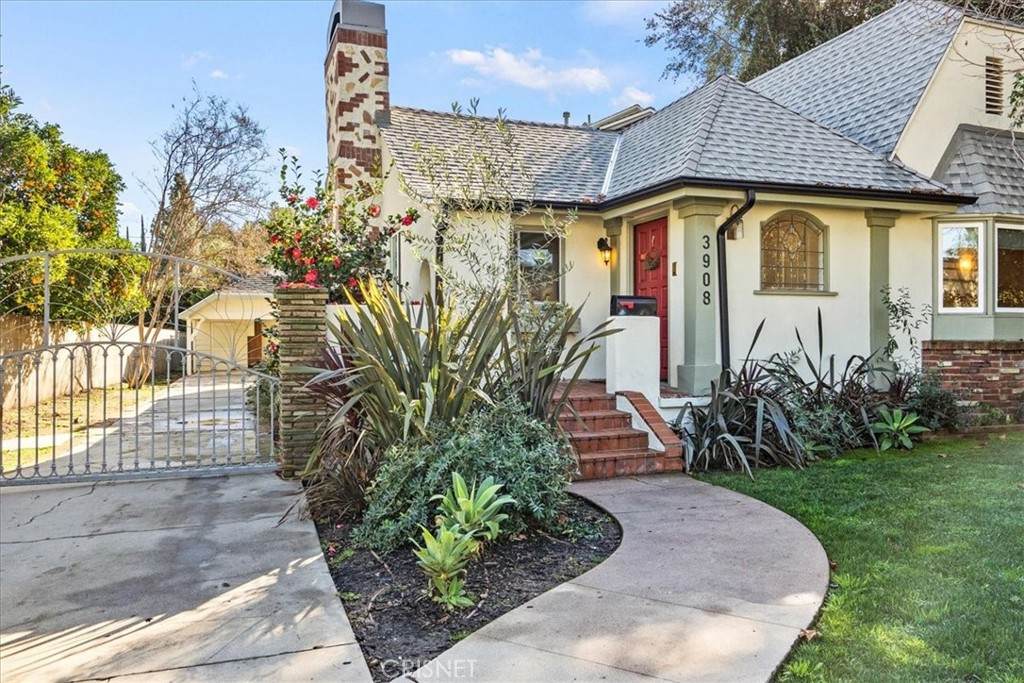3908 Carpenter Avenue - Photo 1