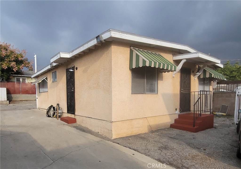 1519 Bridge Street - Photo 1