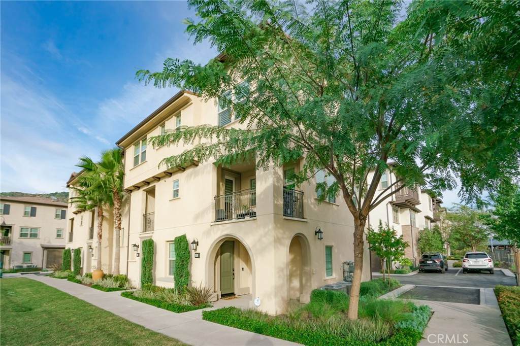836 Iris Way - Photo 1