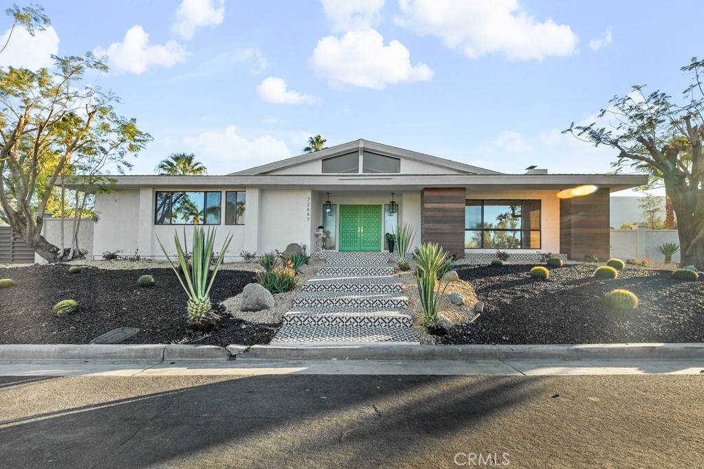 72647 Somera Road - Photo 1