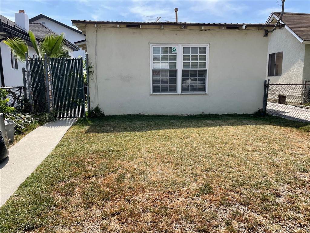 6901 Adamson - Photo 1