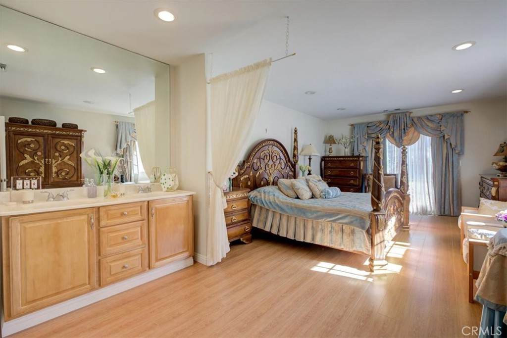 11020 Scoville Avenue - Photo 1