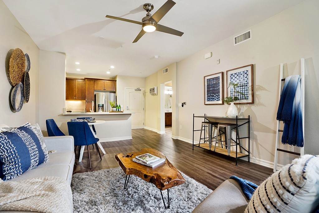 629 Traction Avenue - Photo 1