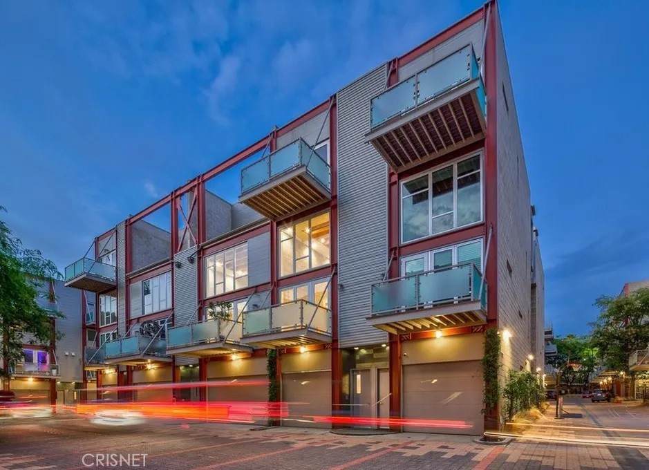 3450 Cahuenga Boulevard - Photo 1