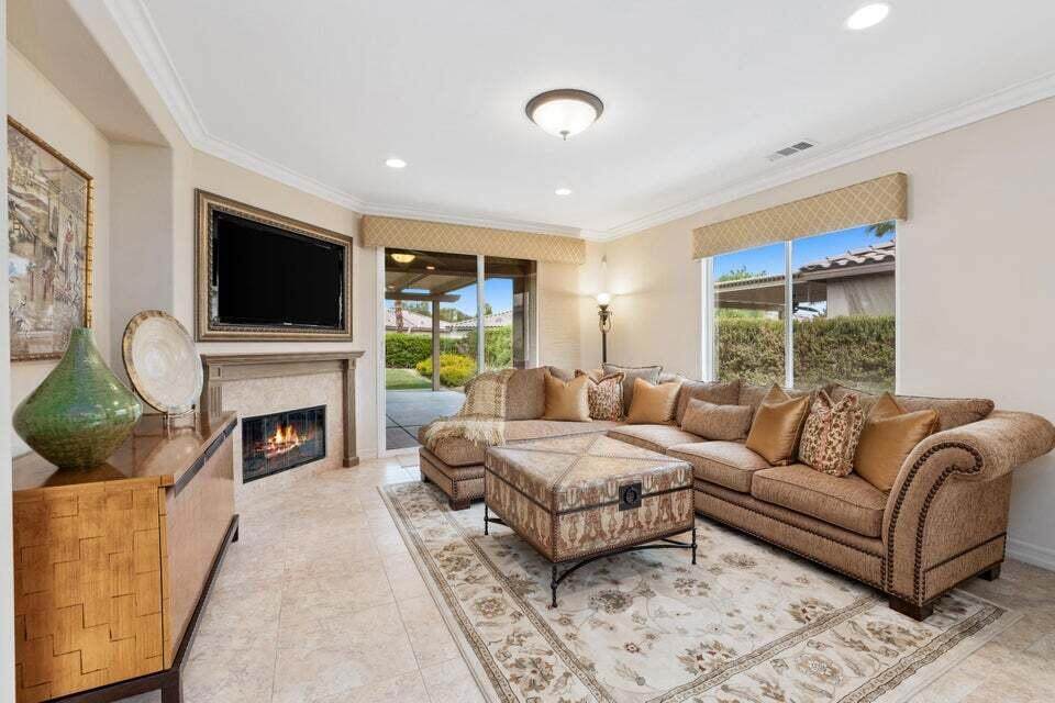 82070 Travolta Avenue - Photo 1