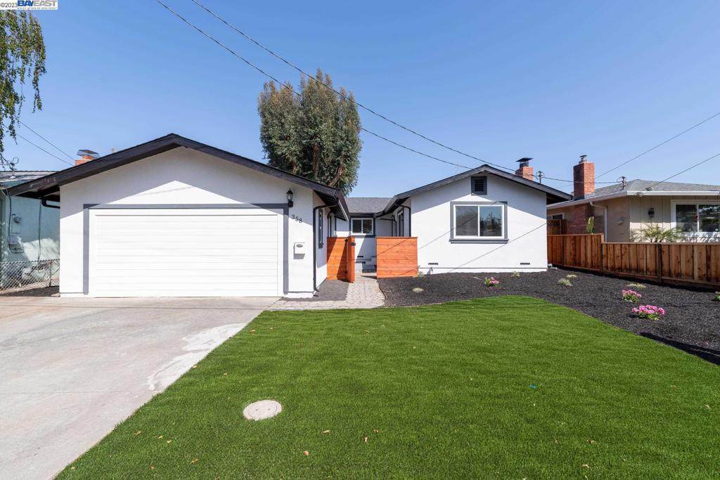 358 Albatross Ave - Photo 1