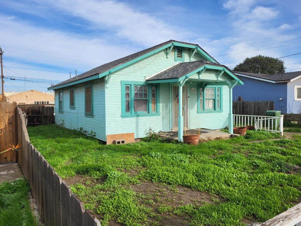 220 9th Street - Photo 1