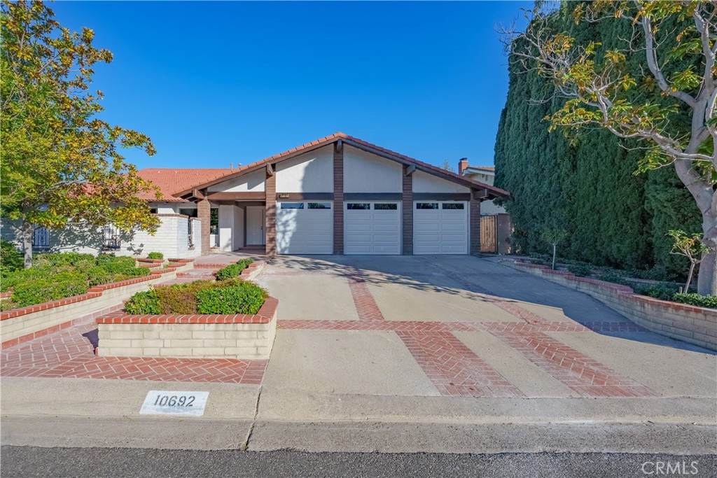 10692 Dorothy Circle - Photo 1