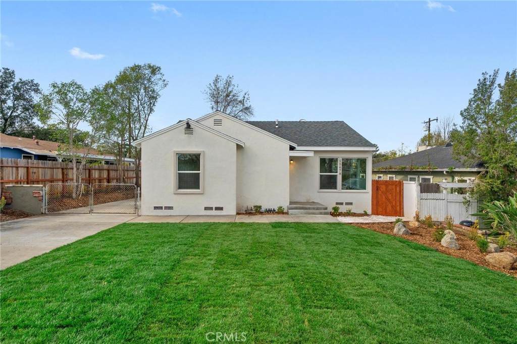 15678 Palo Alto Avenue - Photo 1