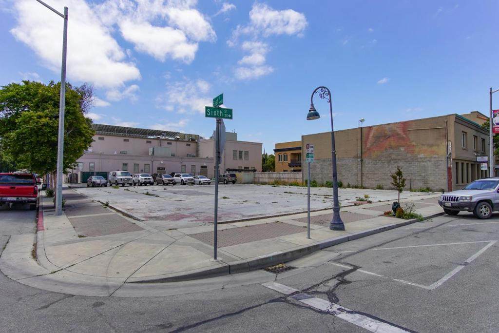 211 6th Street - Photo 1