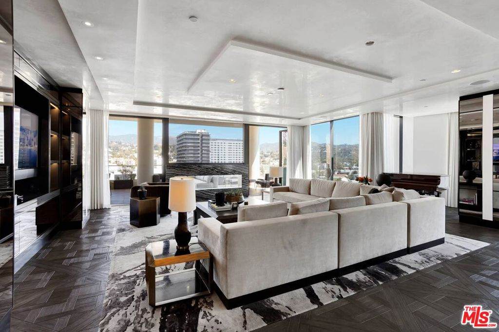 6250 Hollywood Boulevard - Photo 1