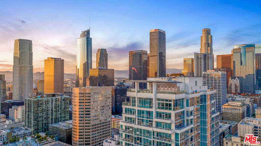 888 Olive Street - Photo 1