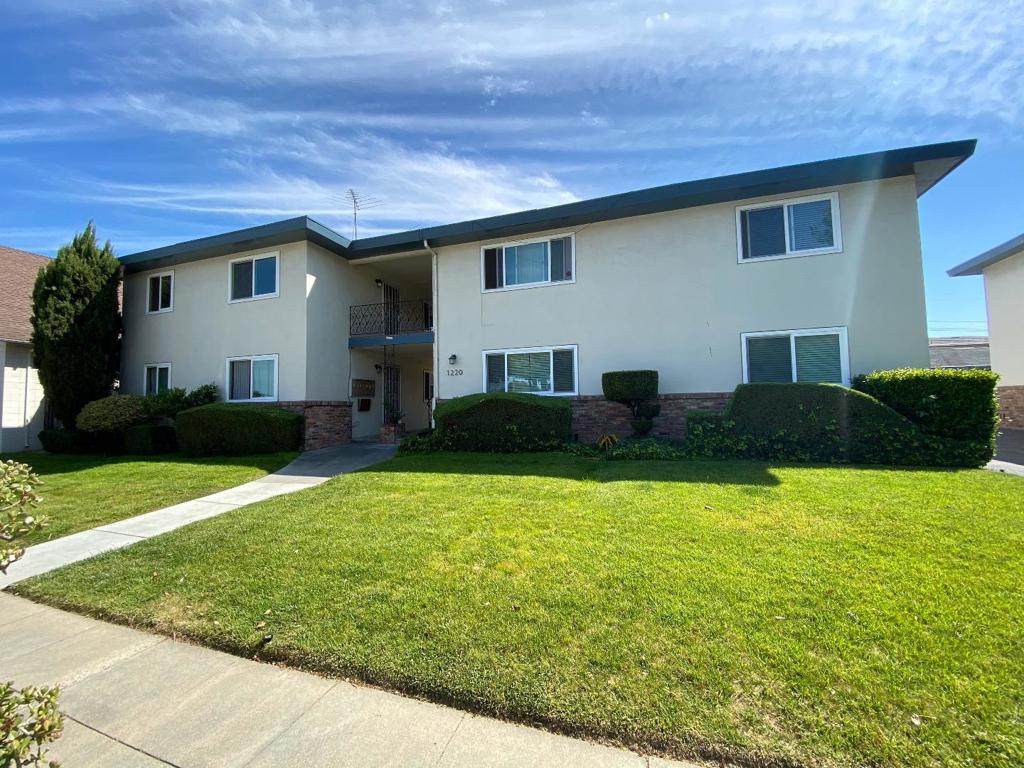1220 Brookfield Avenue - Photo 1