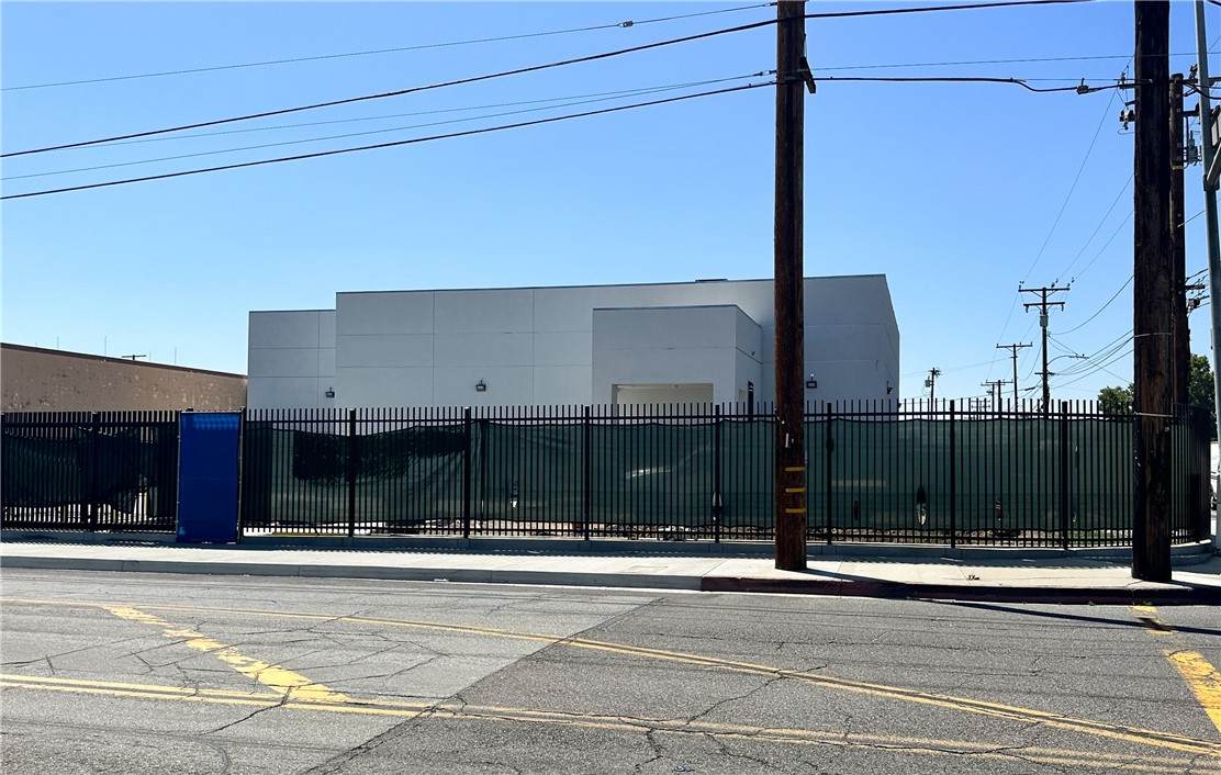 241 California Avenue - Photo 1