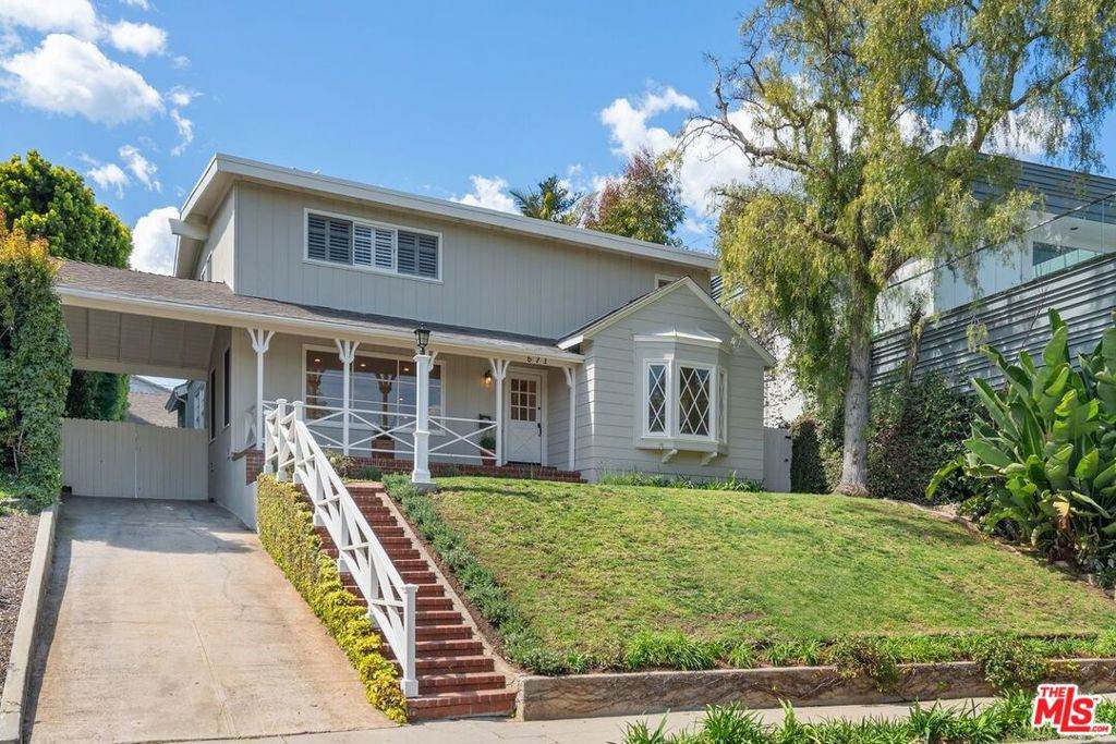 671 Palmera Avenue - Photo 1