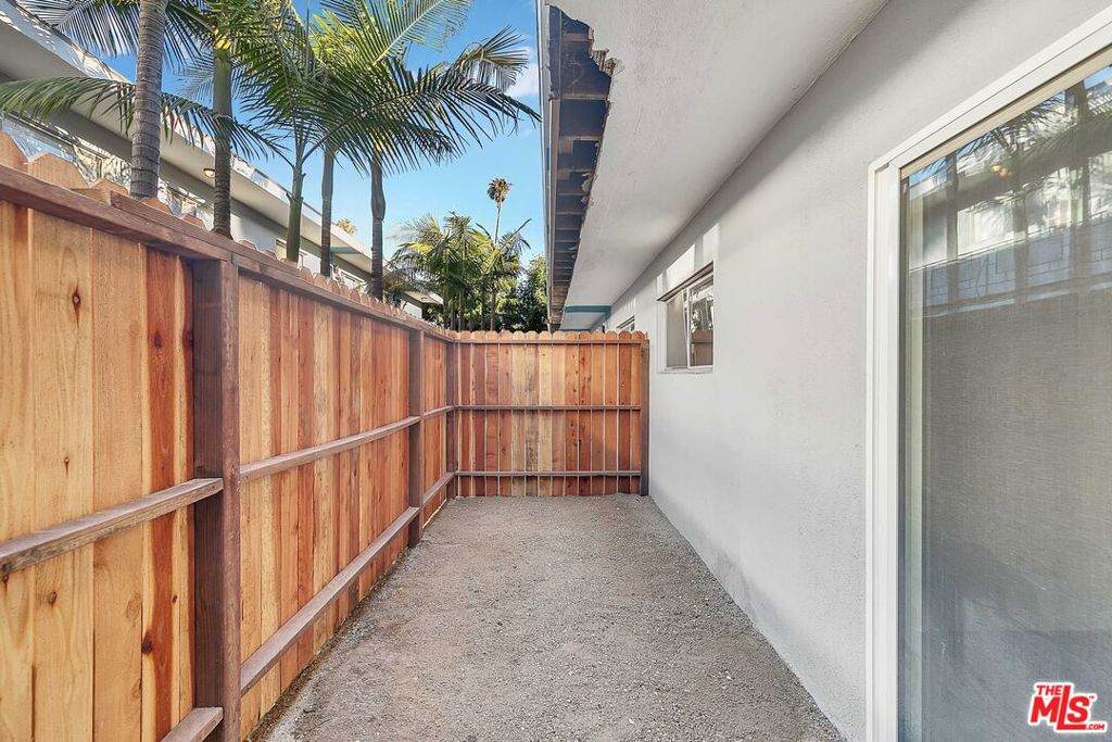 2727 Abbot Kinney Boulevard - Photo 1