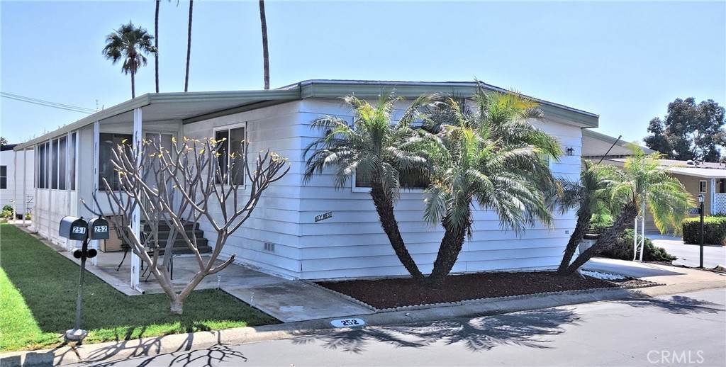 24921 Muirlands Boulevard - Photo 1