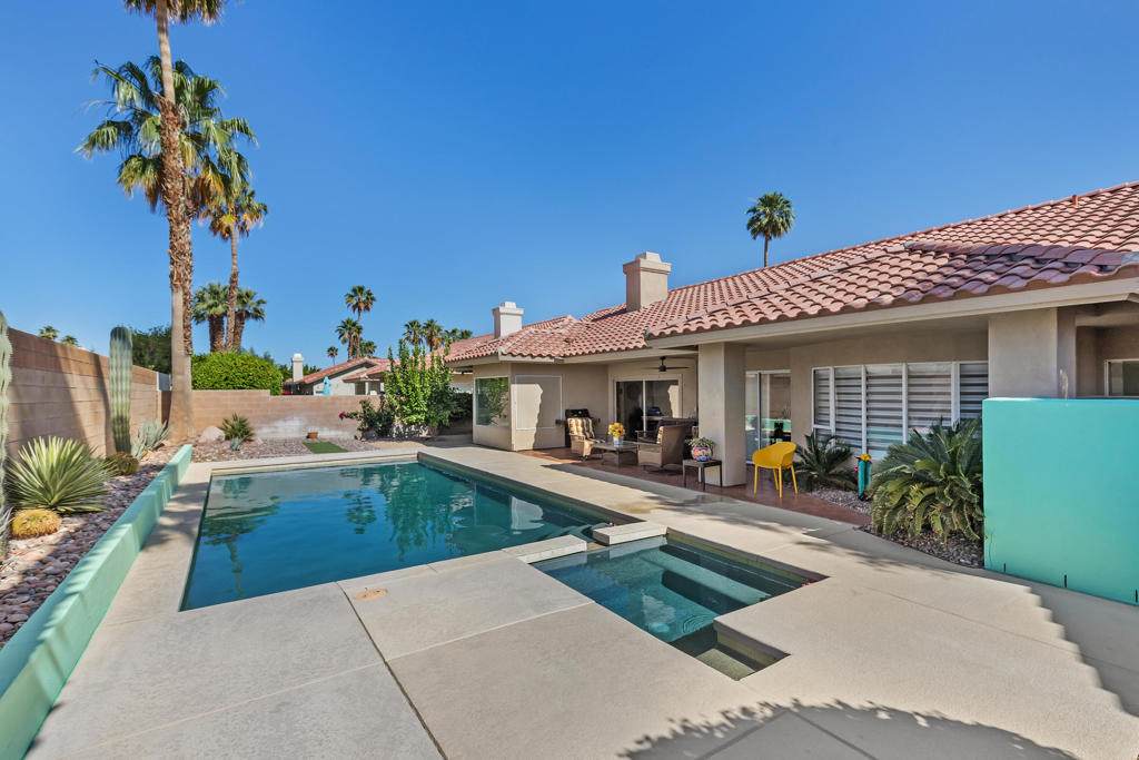 77572 Carinda Court - Photo 1