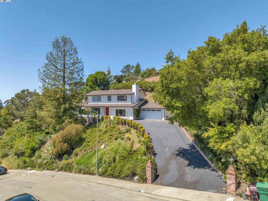 10510 Englewood Dr - Photo 1