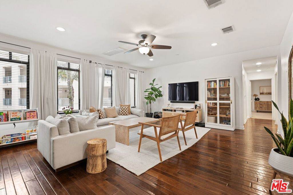 5625 Crescent Park West - Photo 1