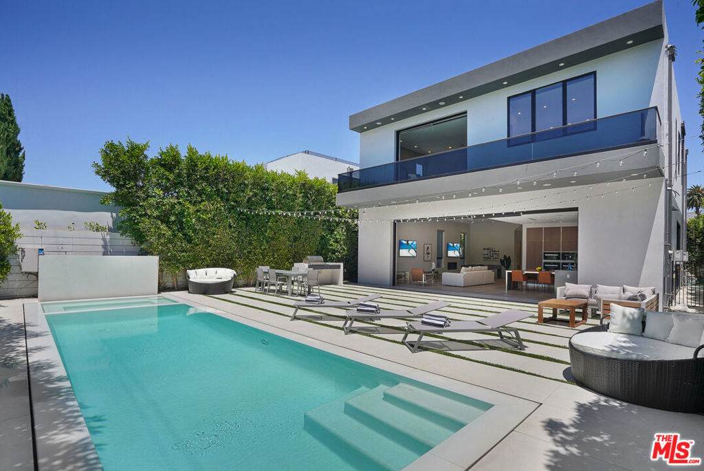 323 Flores Street - Photo 1