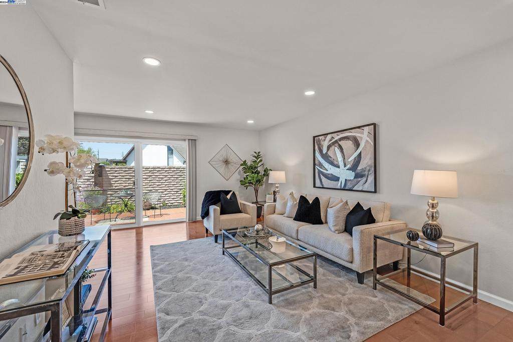 789 Woodgate Dr - Photo 1